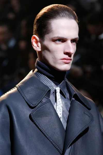 Look 11